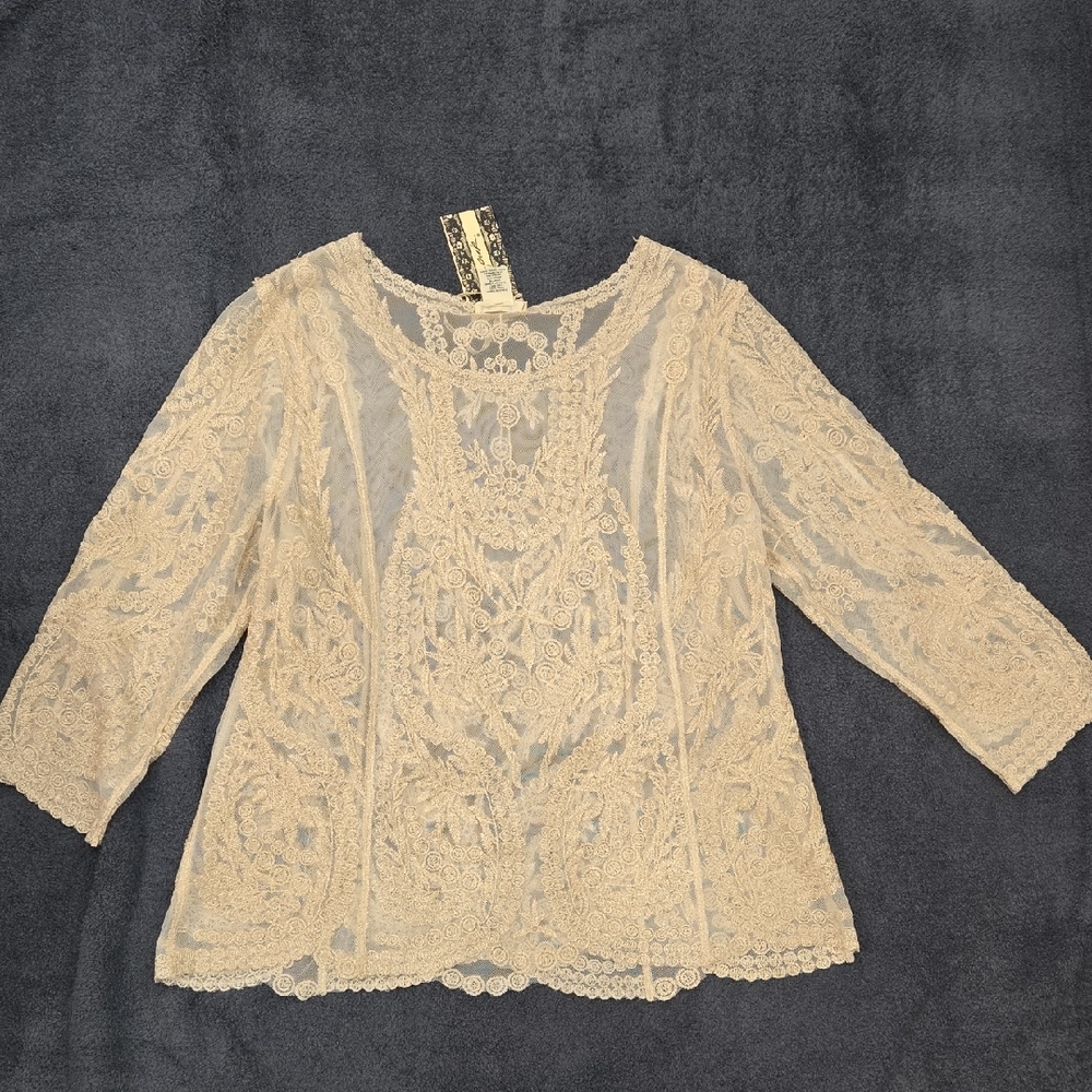 Ultra Pink Lace Blouse in Cream With Gold Shimmer